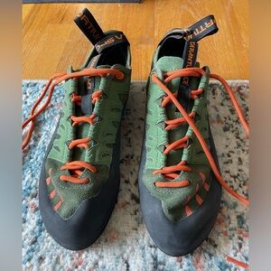 La Sportiva Tarantulace Climbing Shoe 8.5